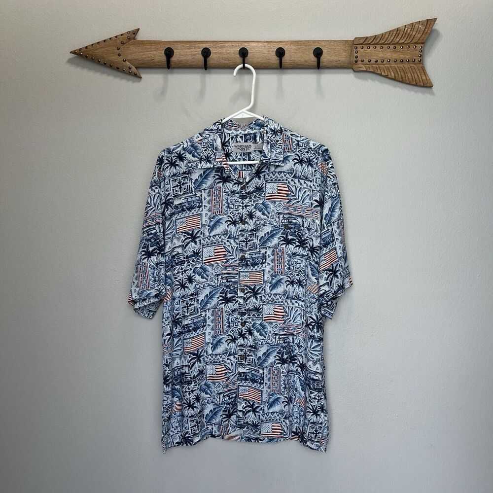 Windham Pointe | Hawaiian Aloha Shirt USA Flag Floral Red White Blue Medium VTG
